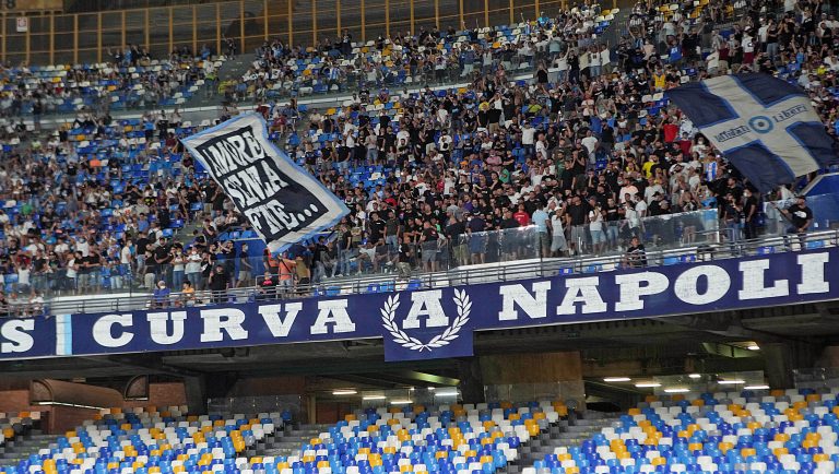 tifo organizzato, inno, napoli, mastiffs
