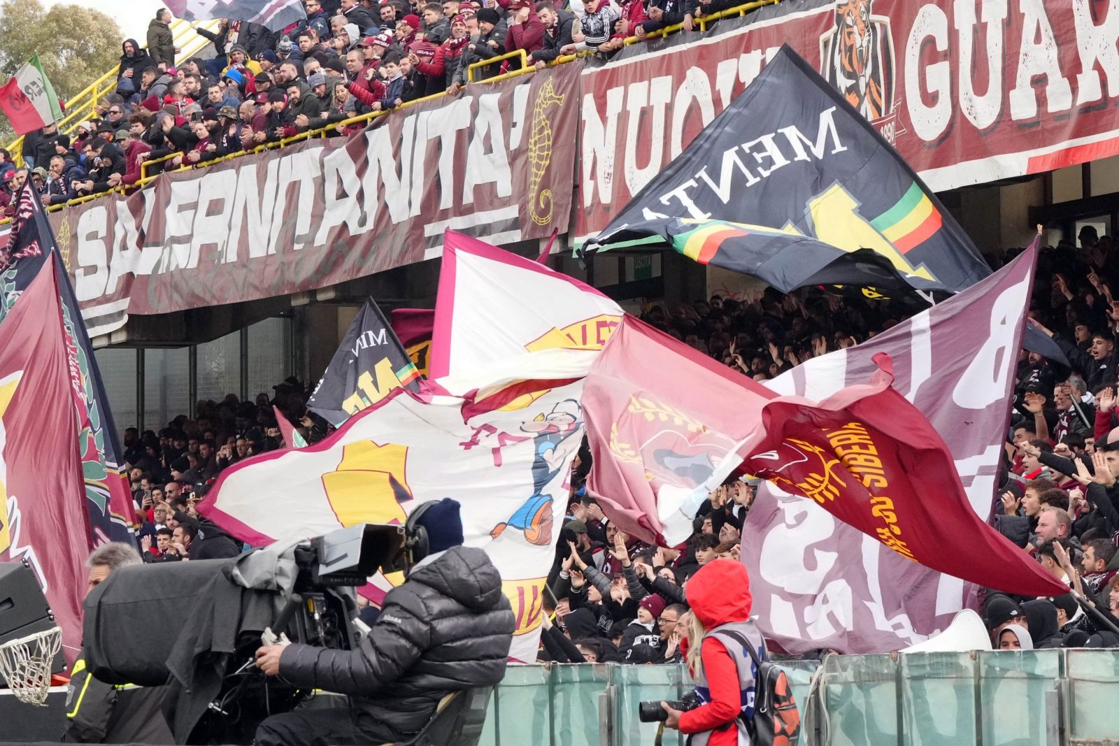 Curva Sud Siberiano, Salernitana
