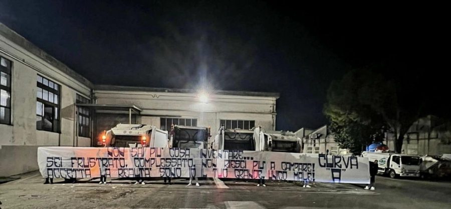 Striscione Curva A Napoli contro Inter