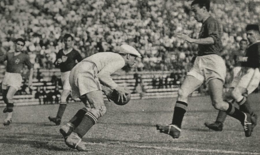 Julius Hjulin in azione contro Meazza