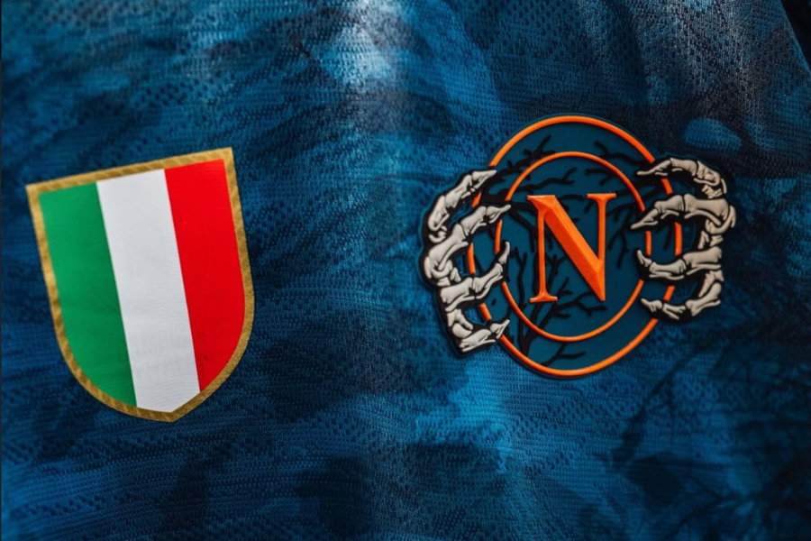 maglia indossata in Lecce napoli - credit instagram officialsscnapoli